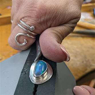 522. Intermediate Jewelry Fabrication: Continuing Skills