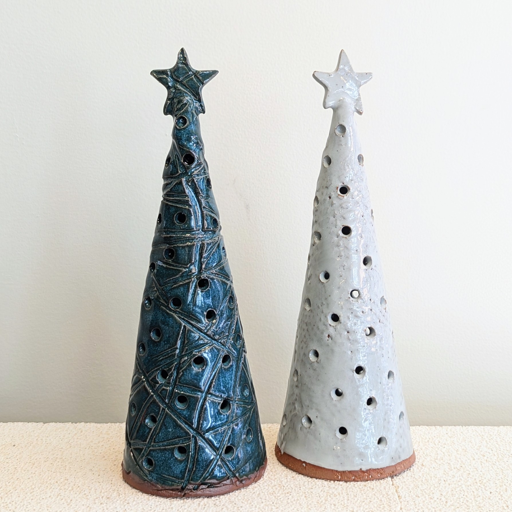 Class Image Taste of Art Ceramics - Pair of Christmas Trees