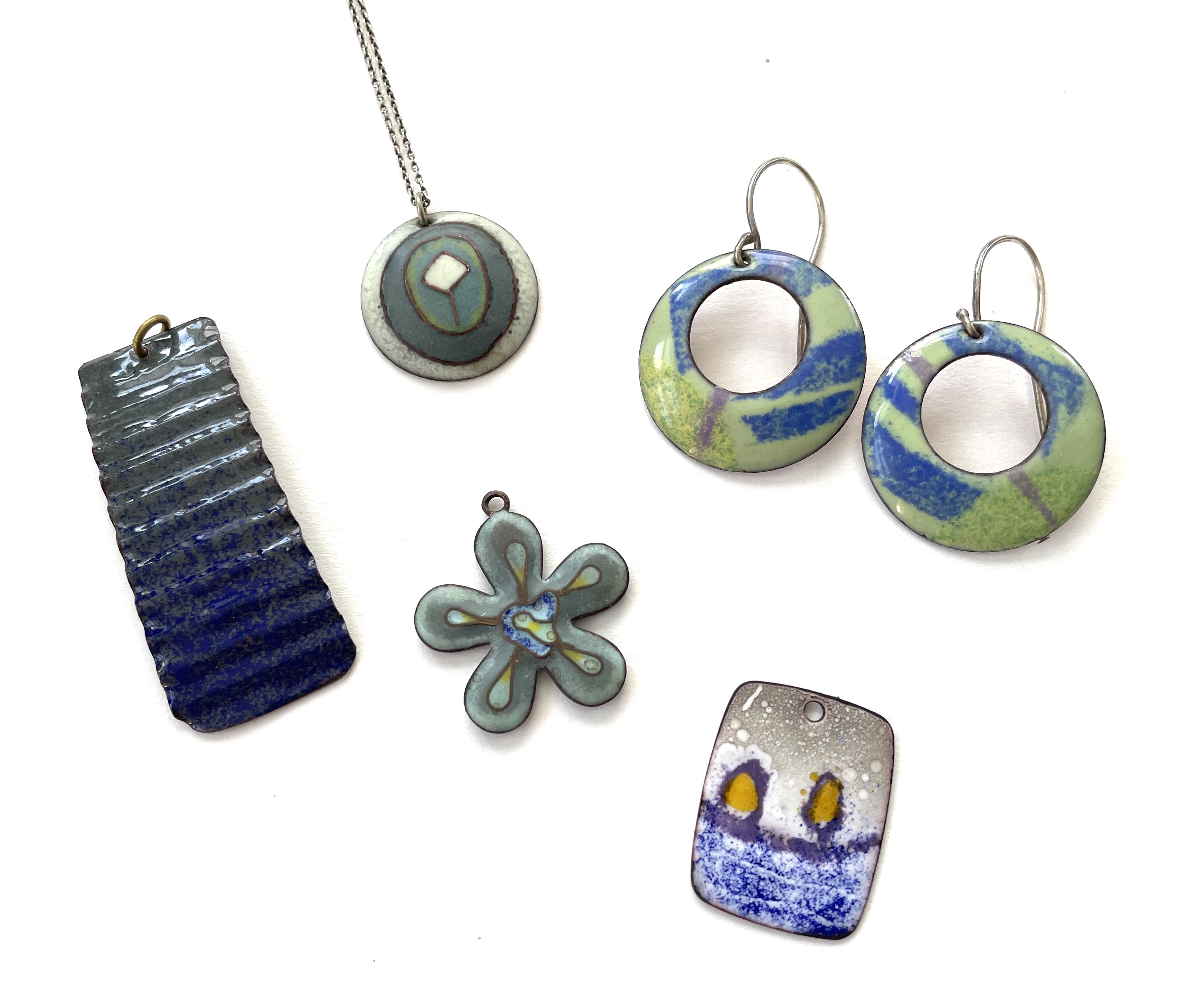 Class Image YW25 Colorful Vibes: Jewelry Enameling | Ages 12-17